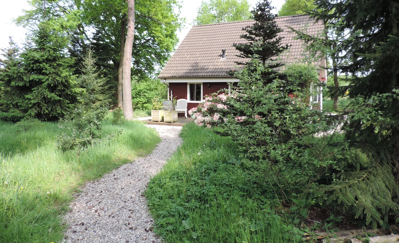 Pad naar Geelgors door de bostuin